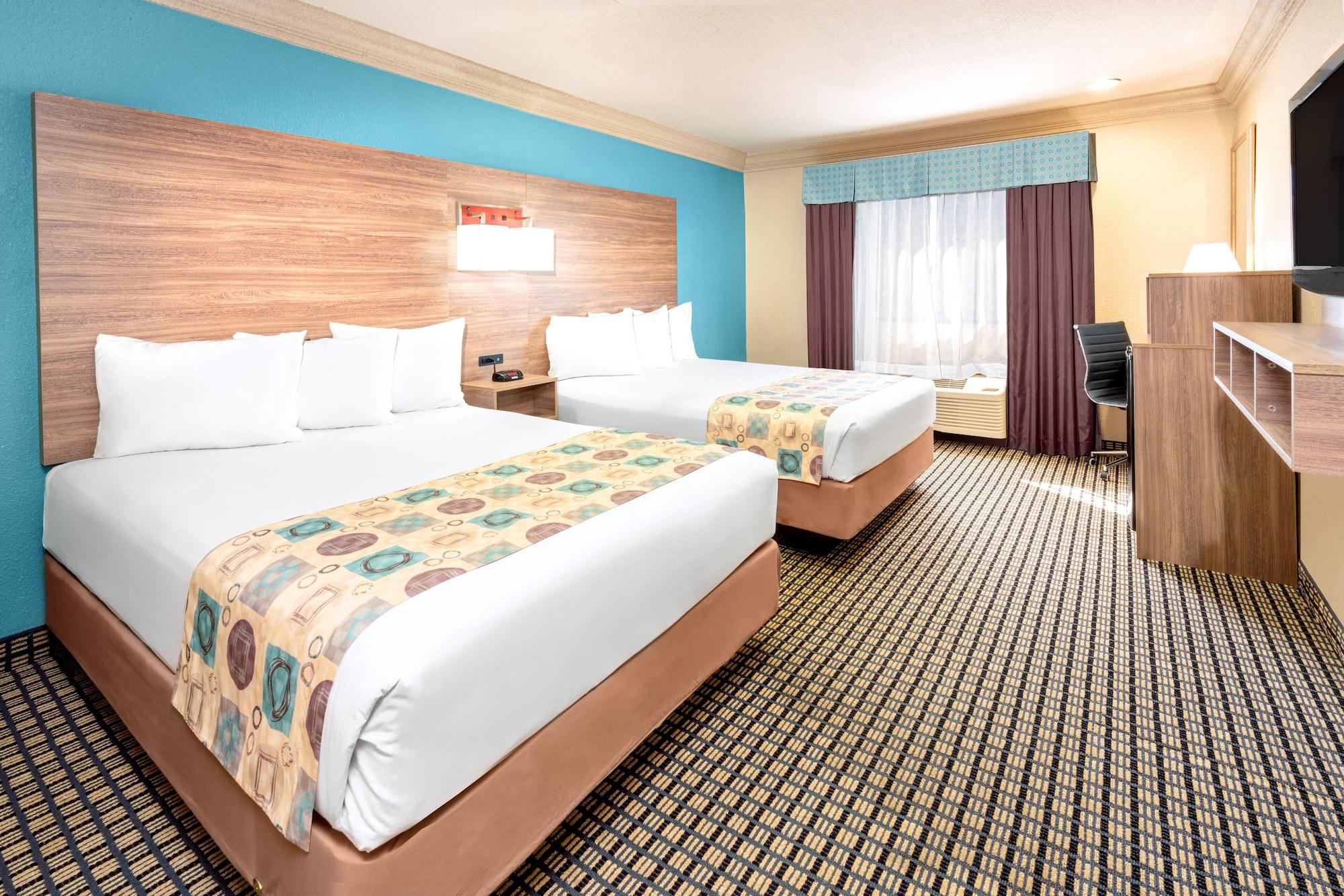 Hotel Ramada By Wyndham Houston Intercontinental Airport South Esterno foto