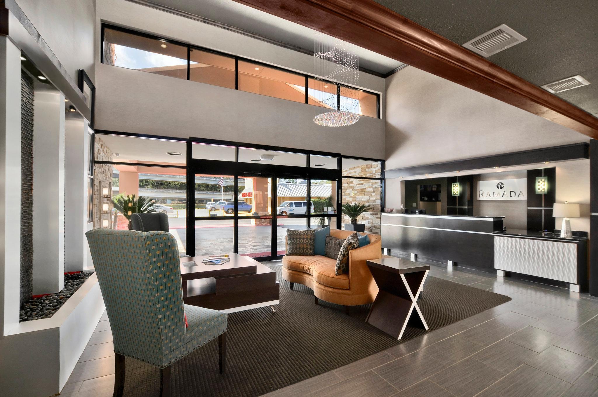 Hotel Ramada By Wyndham Houston Intercontinental Airport South Esterno foto